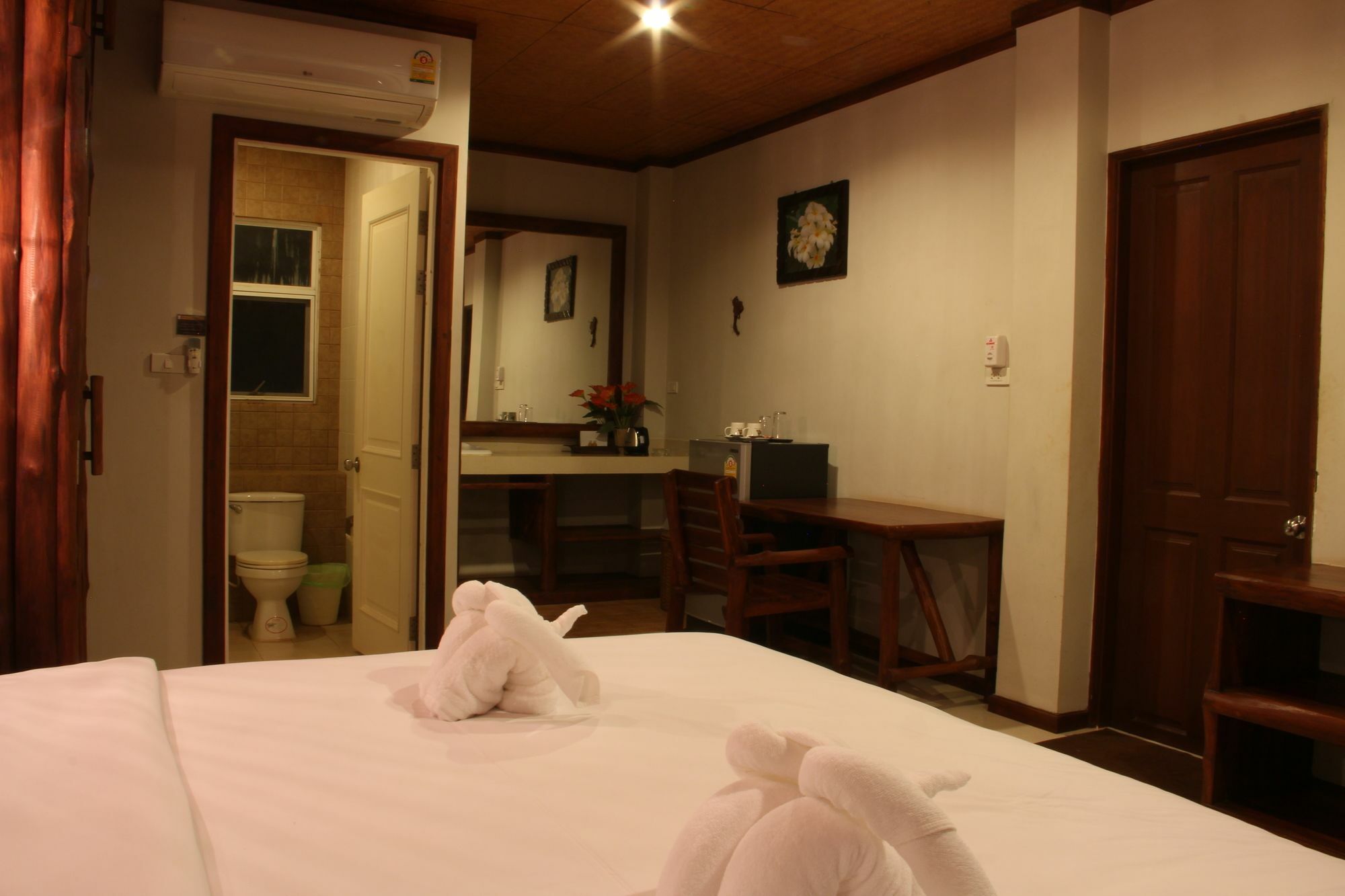 Singha Rubber Tree Hotel Sai Yok Luaran gambar